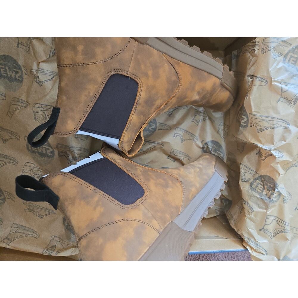 Lems Chelsea Boots for Women: 10.5/Men: 9 - Picture 6 of 8